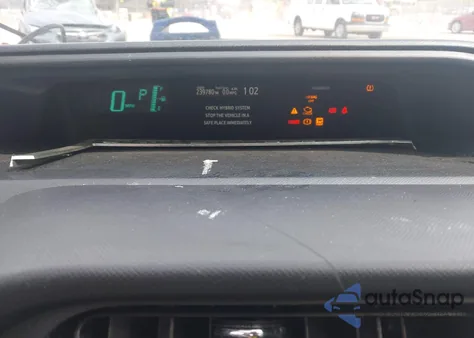 2013 Toyota Prius C Three from USA, damaged, VIN JTDKDTB30D1045106